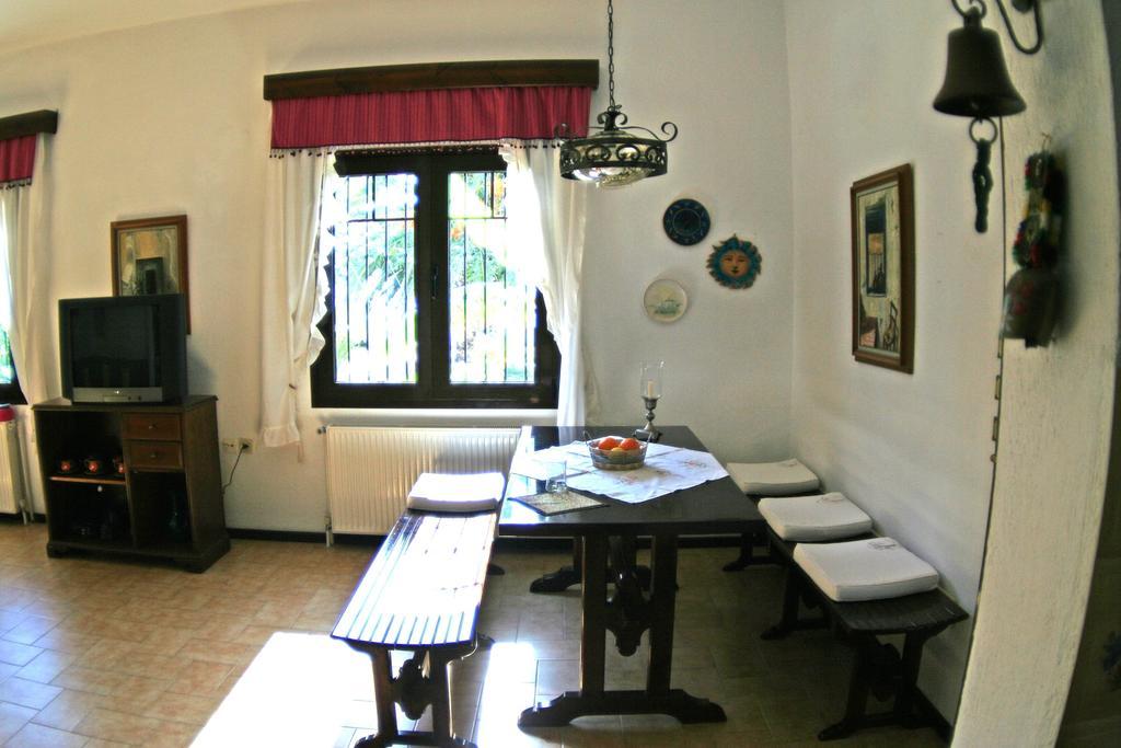 Villa Paradiso Neos Marmaras Rum bild